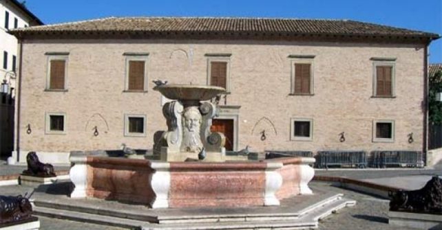 4. fonein van de eenden fontana dellanatra